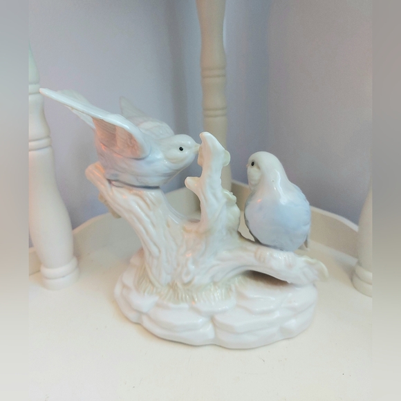 Vintage Enesco White Porcelain Singing Pastel Blue Birds Floral Brach Figurine - Picture 3 of 6